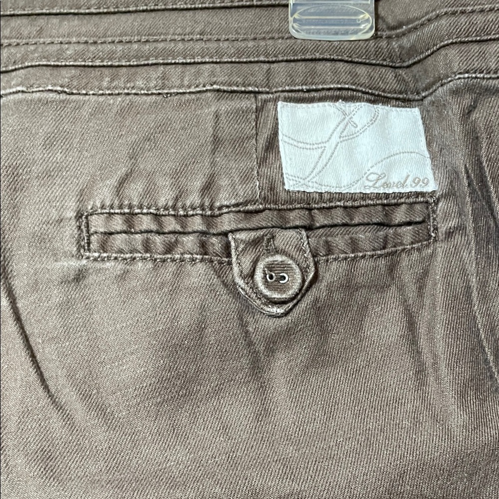 Level 99 Women's Dark Brown Casual Jean-Style Shorts - Picture 8 of 10